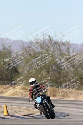 media/Dec-01-2025-Moto Forza (Mon) [[2daa91e15f]]/3-Beginner Group/Session 3 (Turn 3)/